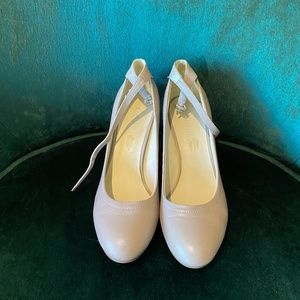 NINE WEST beige shoes